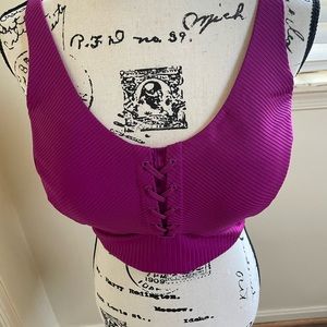 Victoria’s Secret Allegro medium support sports bra, size 36DDD, NWT